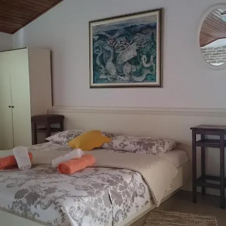 Апартаменты Mare 2 Хвар