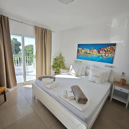 Mare 2 * Hvar Town