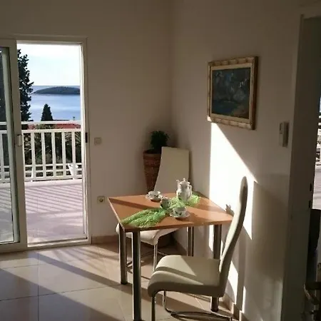 Mare 2 Apartament